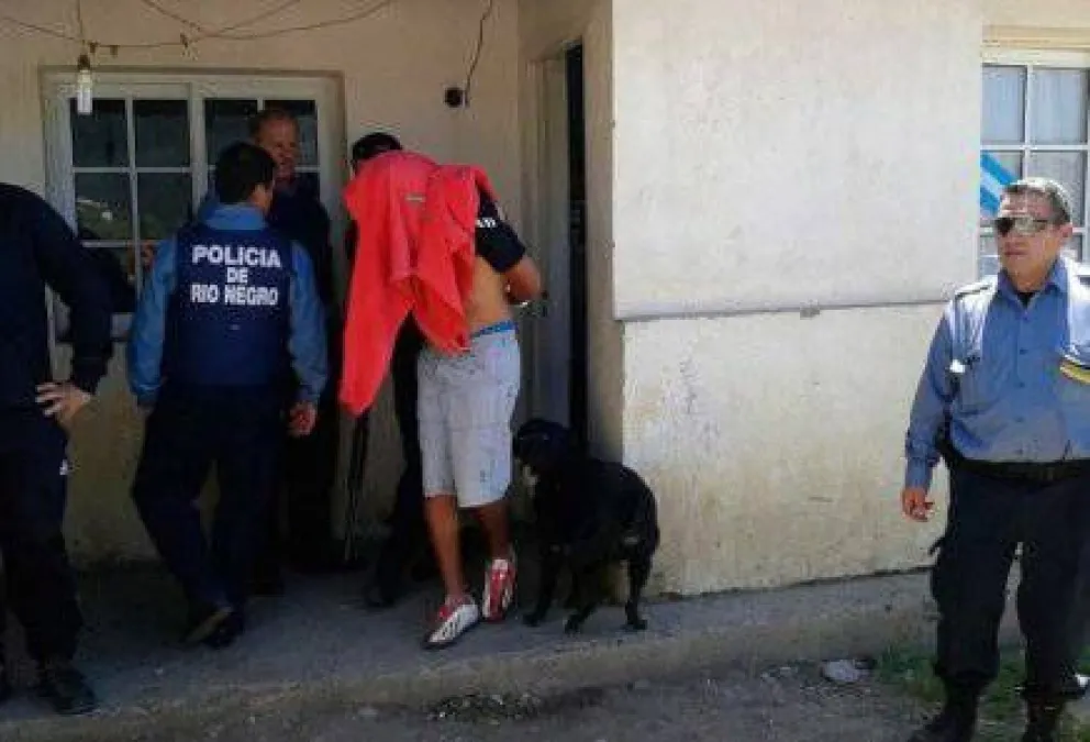 Detienen a presuntos autores de asalto en barrio Belgrano