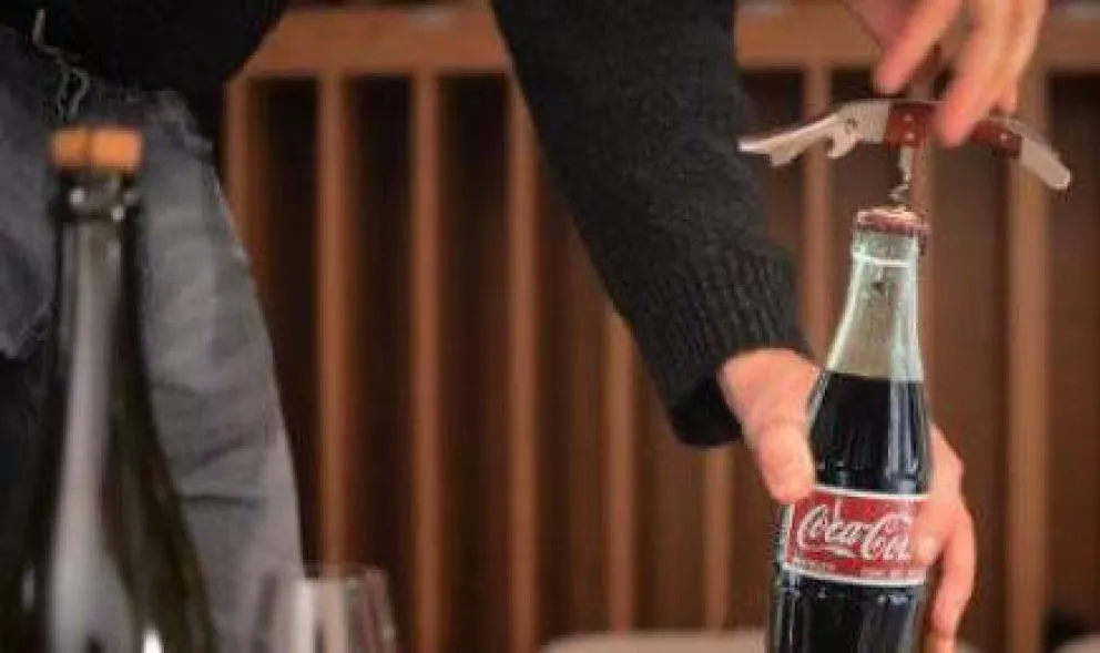 Cómo las gaseosas cola nacieron del vino