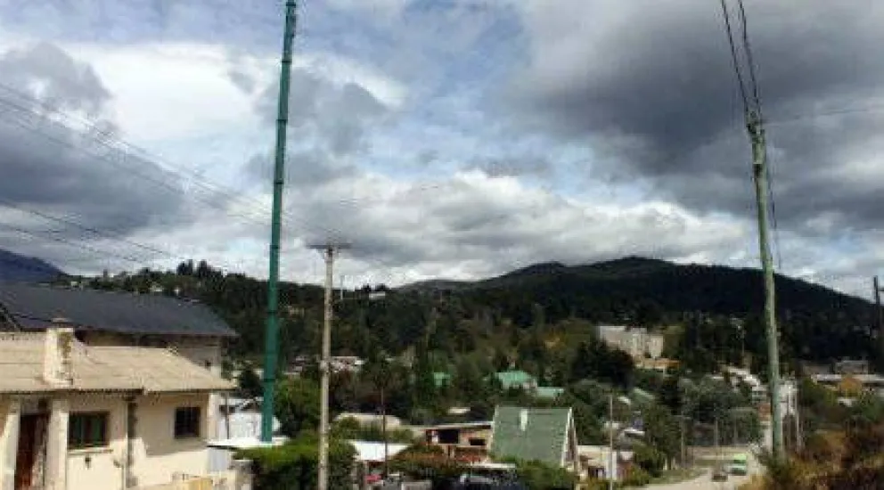 Vecinos reclaman ante instalación de una nueva antena