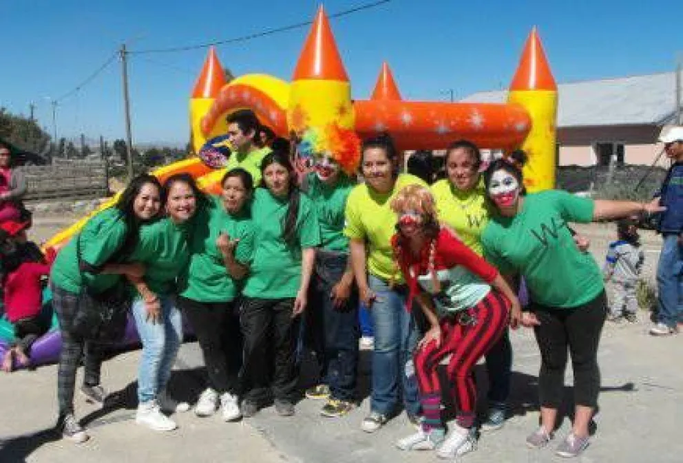Presentan en sociedad la "Juventud W"
