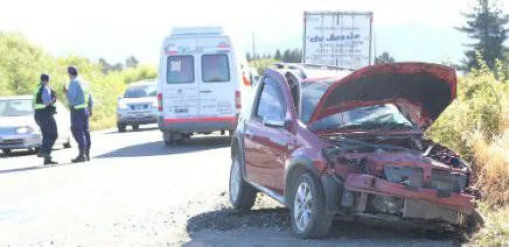 La mujer herida en un choque sigue muy grave