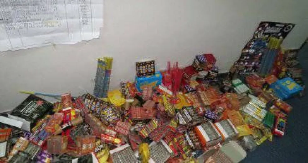 Secuestran pirotecnia y numerosa cantidad de bebidas alcohólicas