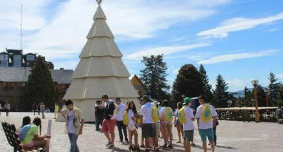 Turistas disfrutan el verano en Bariloche