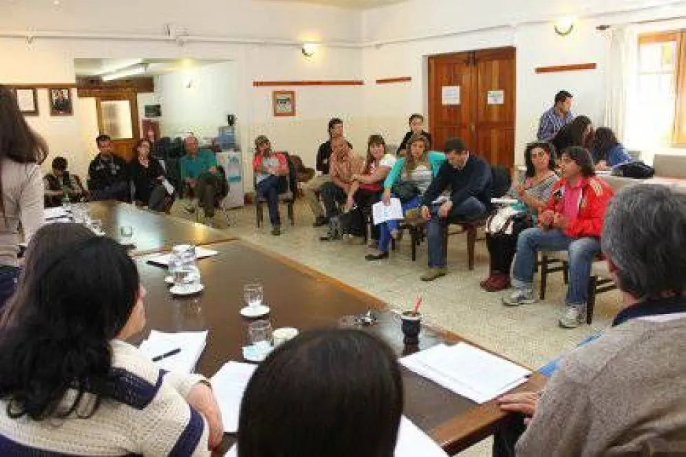 Vecinos se movilizan contra el cambio de traza de la Ruta 82