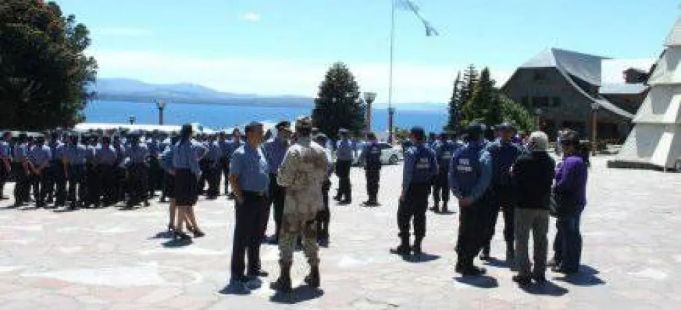 El turno de Provincia: gran despliegue de fuerzas policiales en el Centro Cívico