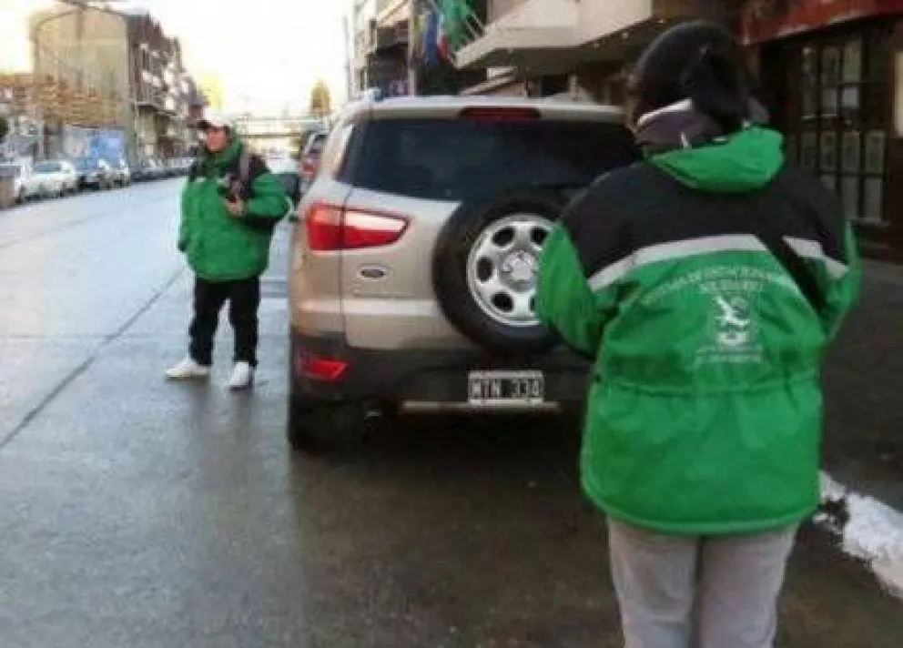 Estacionamiento solidario acumula un déficit de 1,2 millón de pesos