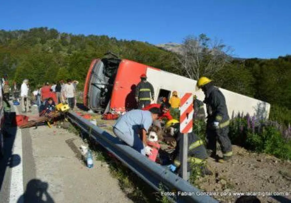 Tres muertos y varios heridos por accidente en la Ruta de los Siete Lagos