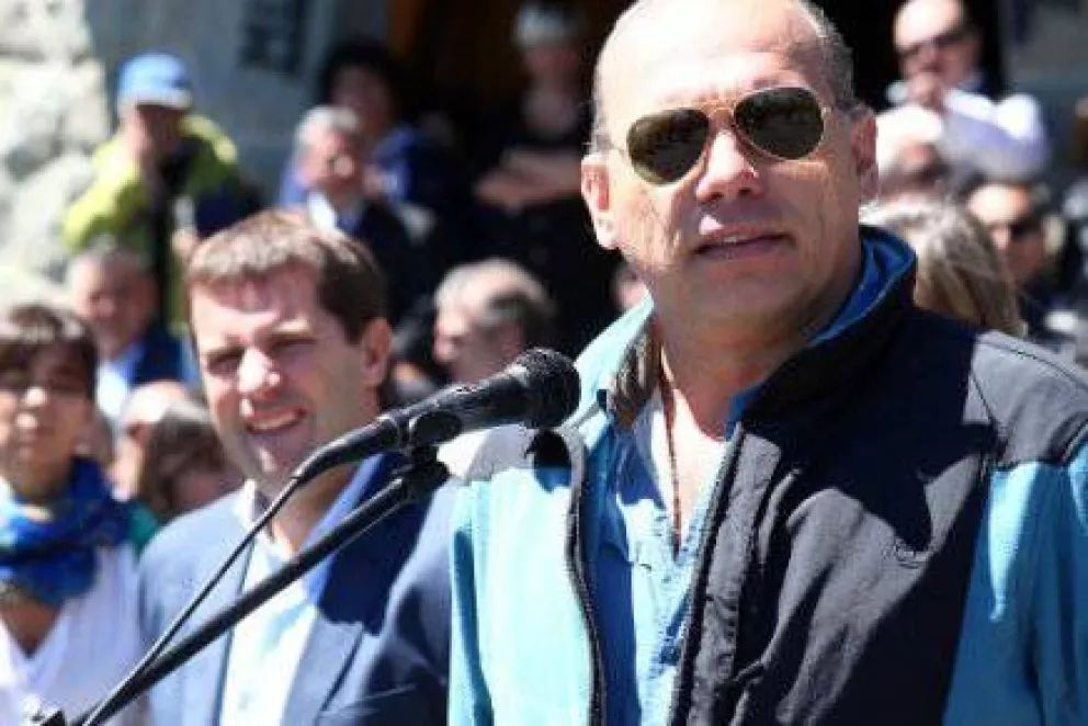 Berni presentó en Bariloche operativo especial de Seguridad para las fiestas