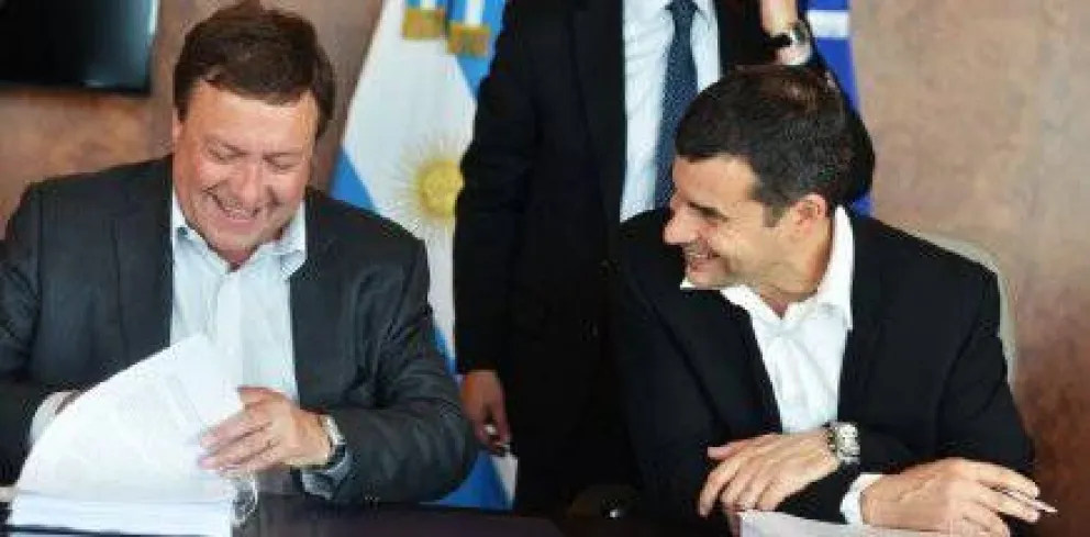 Gobierno firmó renegociación con YPF por una década
