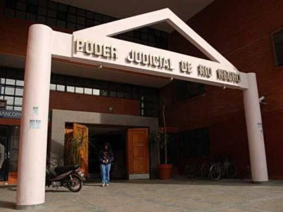 Corte Suprema revocó absolución de abusador de su hija en Bariloche