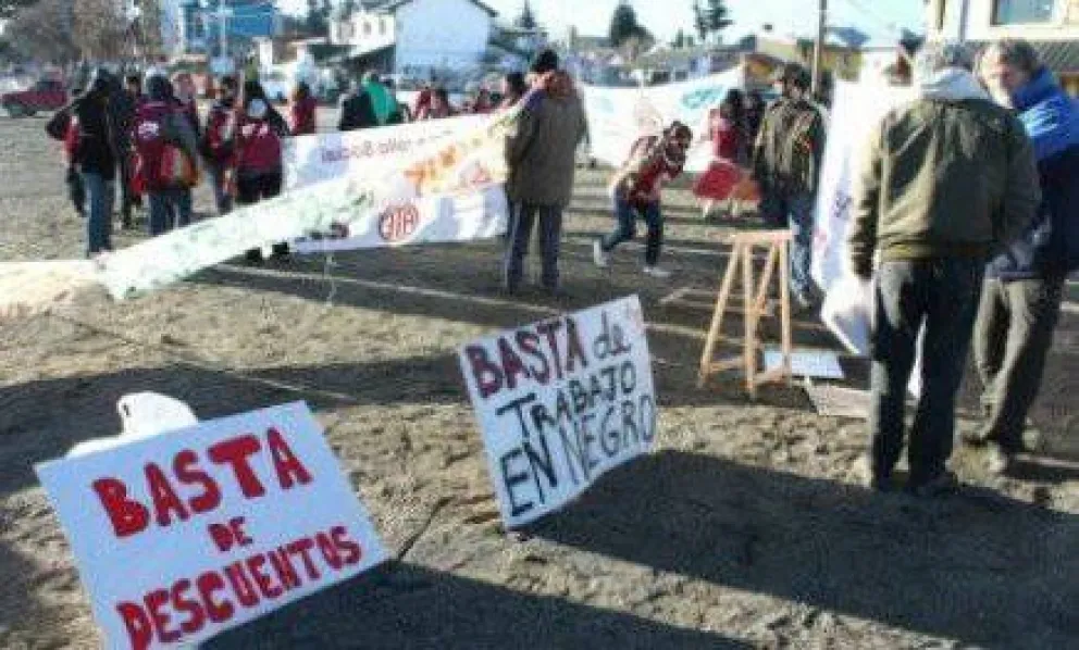 Trabajadores de Desarrollo Social sólo atienden "urgencias"