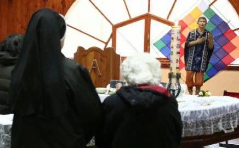 Los restos del Padre Currulef ya descansan en Virgen Misionera
