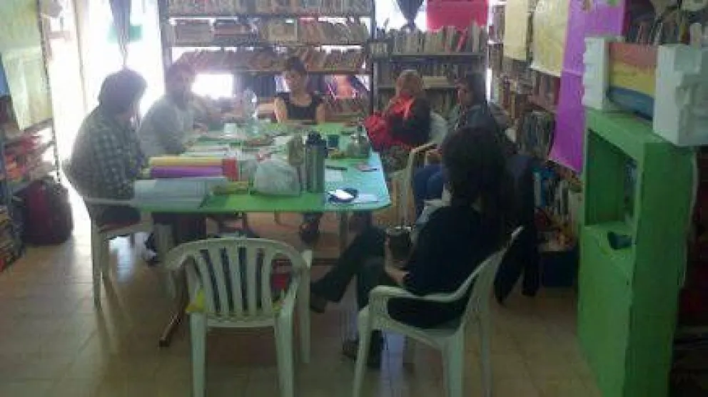 Preocupa futuro de la biblioteca popular del barrio Lera