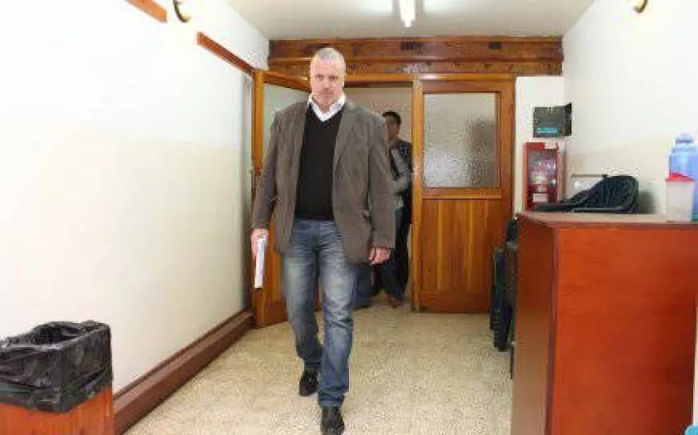 Denunciado por espionaje pasó por el Concejo y eludió a la prensa
