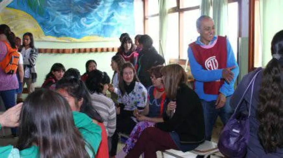 Escuela Antu Ruca vuelve a clases