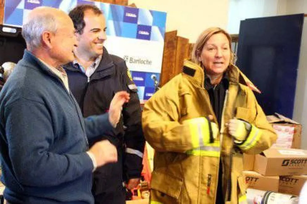 Presentaron nuevo equipamiento para Bomberos Voluntarios