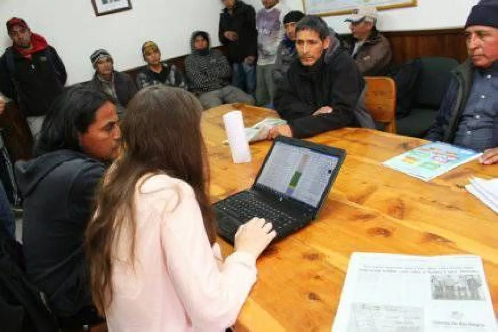 Provincia asiste “de urgencia” a obreros desempleados