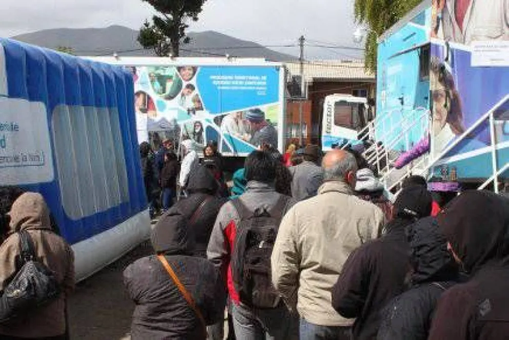 Instalan en Bariloche cuatro camiones sanitarios de Nación