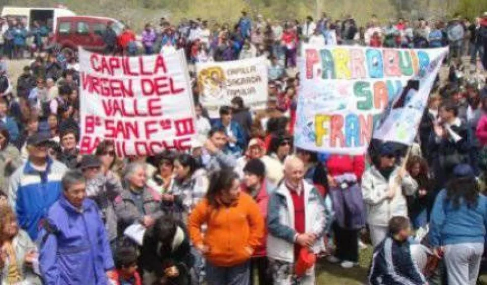 Masiva peregrinación a la Virgen de las Nieves