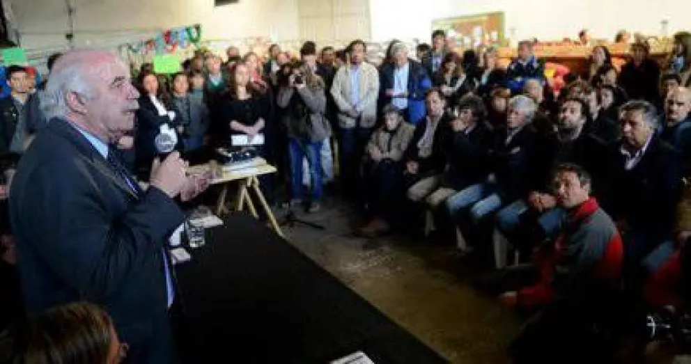 Ministro nacional cargó contra especuladores con la soja