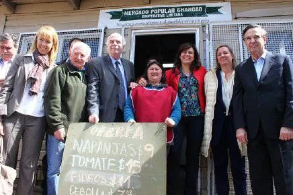 Nación formalizó entrega de millonario aporte para el Mercado Comunitario