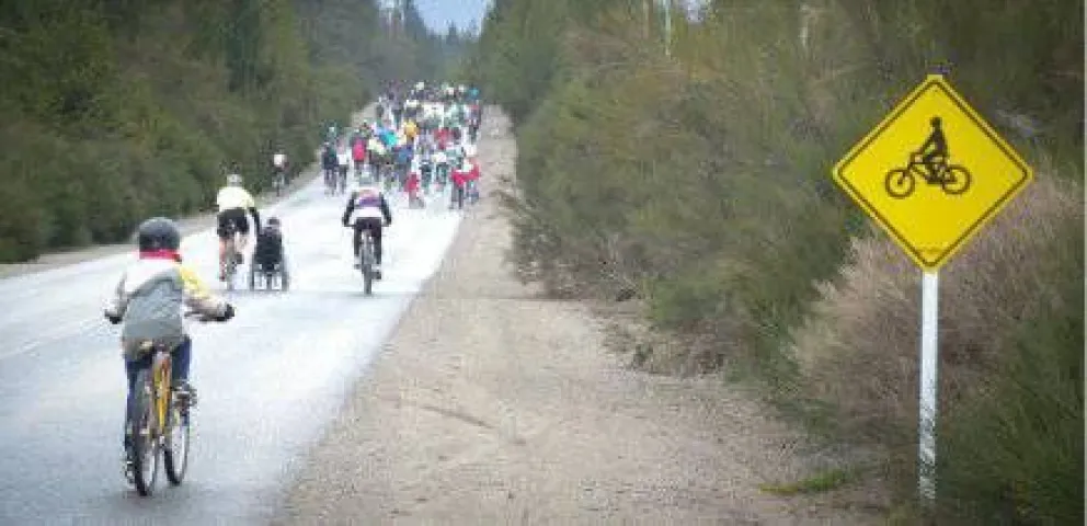 Ciclistas señalizaron la ruta 82