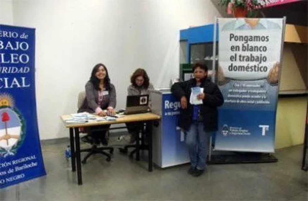 Asesoran sobre cómo registrar al personal doméstico