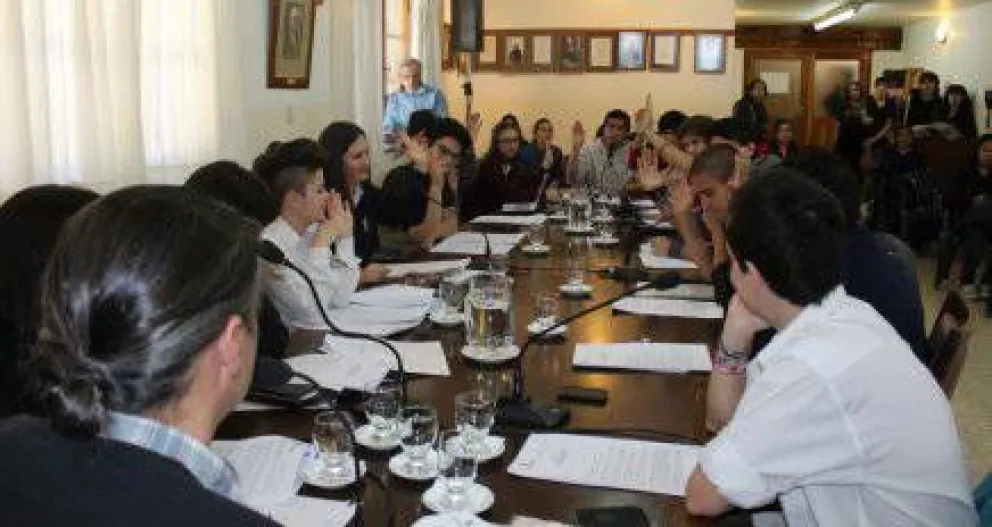 Estudiantes secundarios sesionarán como concejales