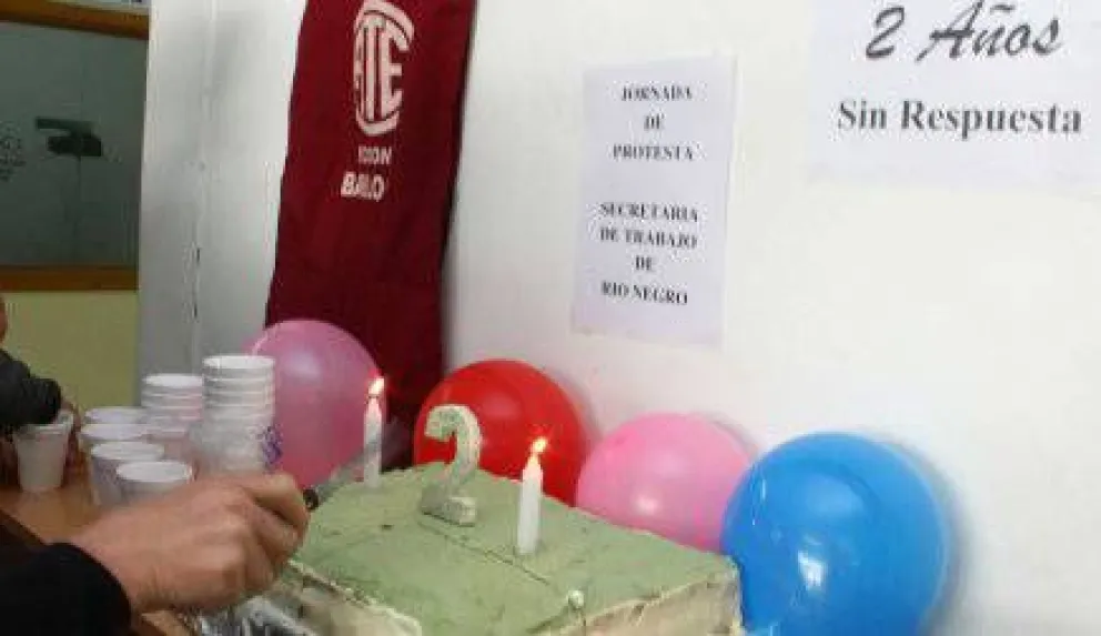 Irónico festejo de ATE por “dos años sin respuestas” de Trabajo
