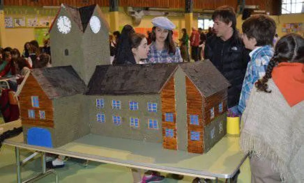 Atractiva feria sobre Bariloche