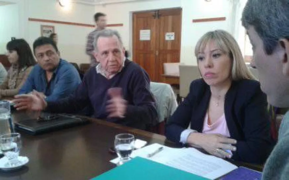 Contralor denuncia “operaciones mediáticas” y “chicanas políticas”