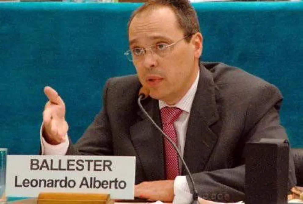 Ballester busca la presidencia de la UCR