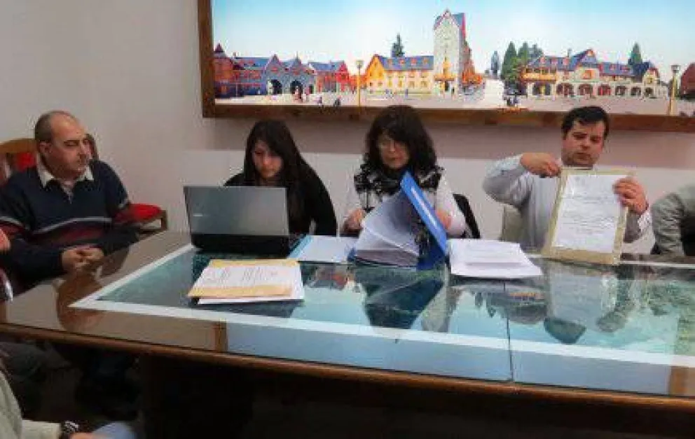 Dos empresas interesadas en asfaltar calles del Alto