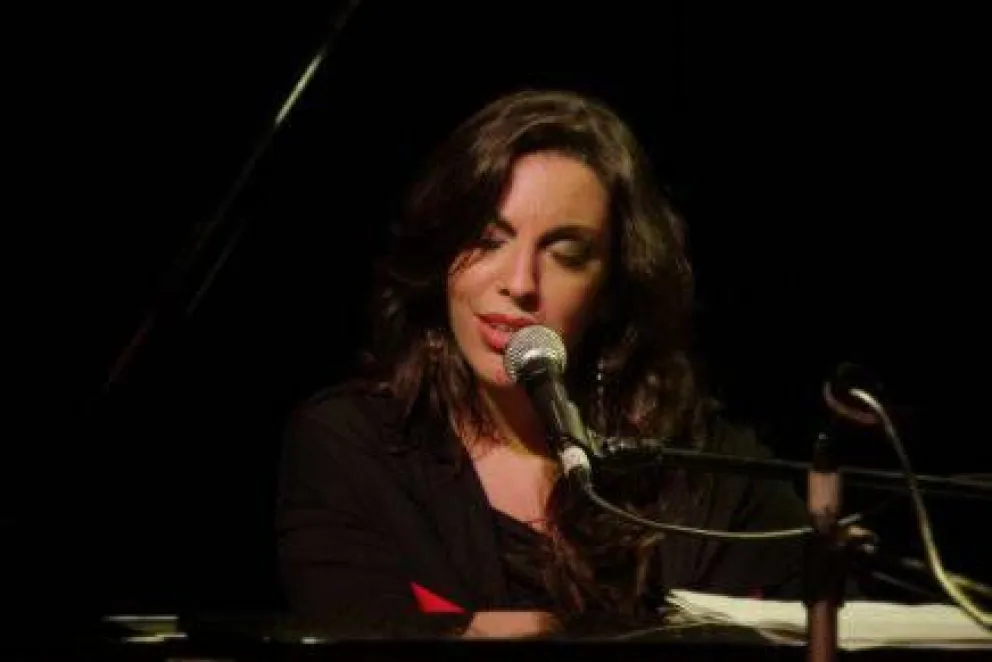 María Elía adelanta su primer disco solista
