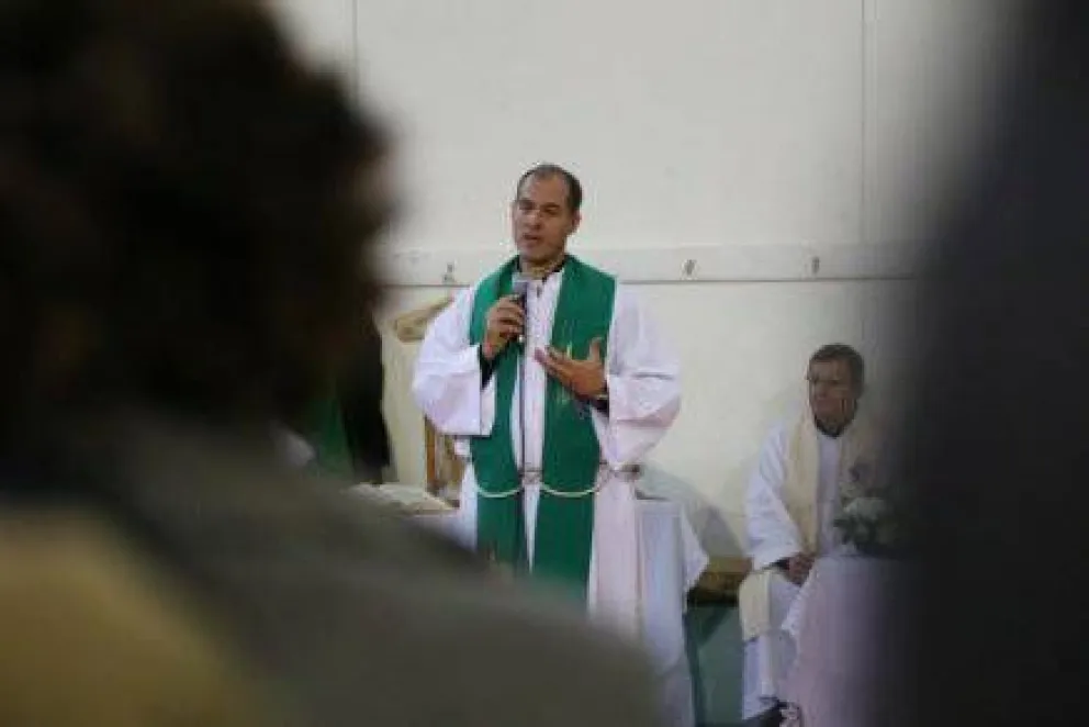 Emotiva misa: "Este es el comienzo de la reconstrucción de la capilla"