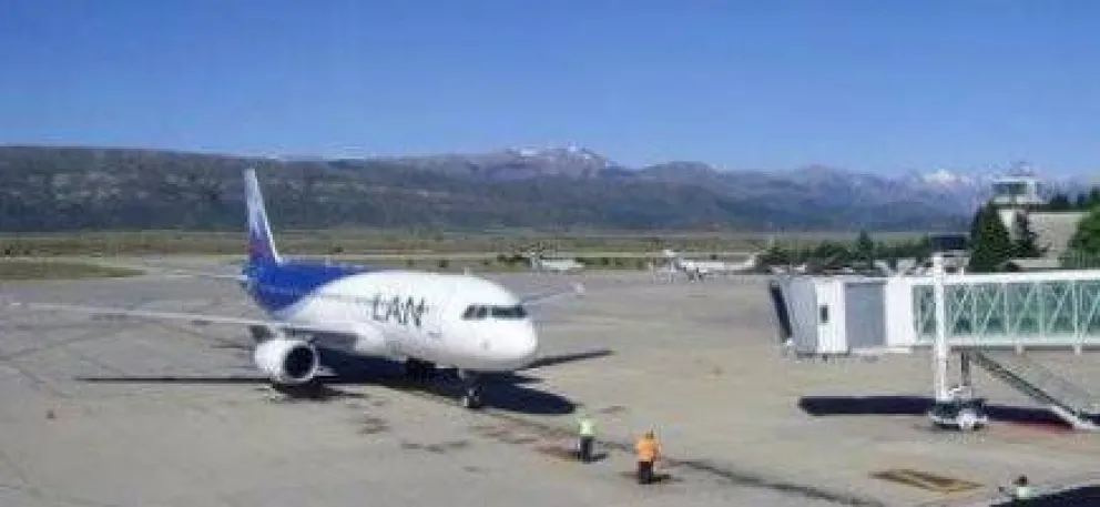 Por temporal en Buenos Aires cancelan vuelos a Bariloche 