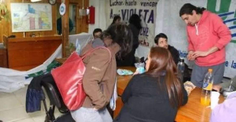 UnTER finalizó la ocupación en Educación con entrega de petitorio 
