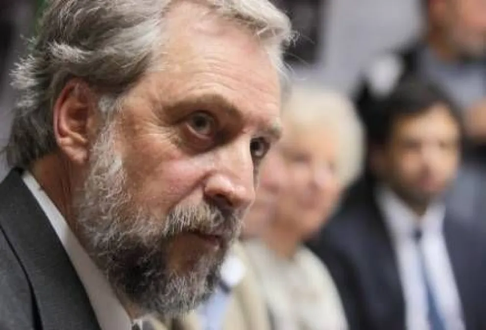 W al Frente Renovador: Renuncias en Educación y Derechos Humanos