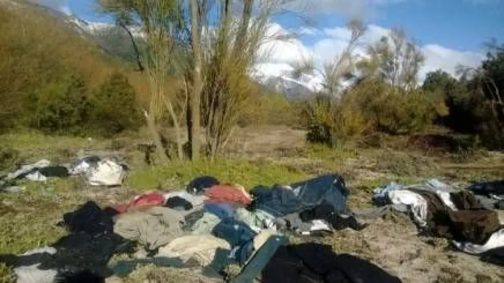 Encuentran basura "de cosas robadas" en el arroyo Gutiérrez