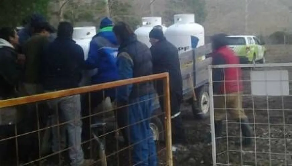 Volvió el gas a la escuela de Villa Llanquín pero la solución es provisoria 