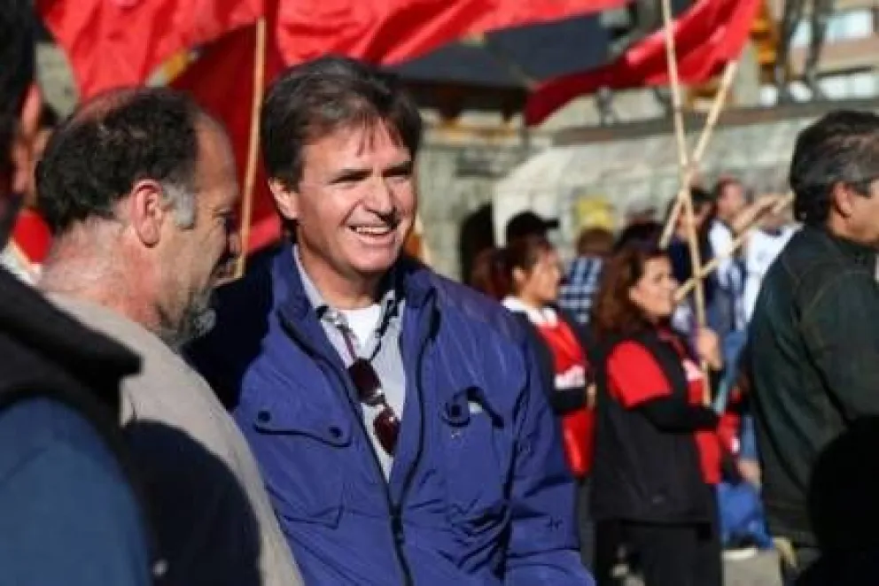 La crisis del Frente para la Victoria provincial "bastardea la política" 