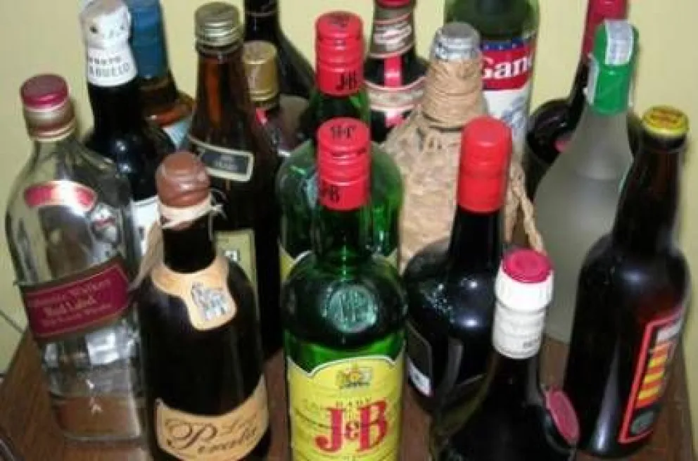 Juez de La Plata se opuso a secuestro de alcohol a estudiantes en Bariloche