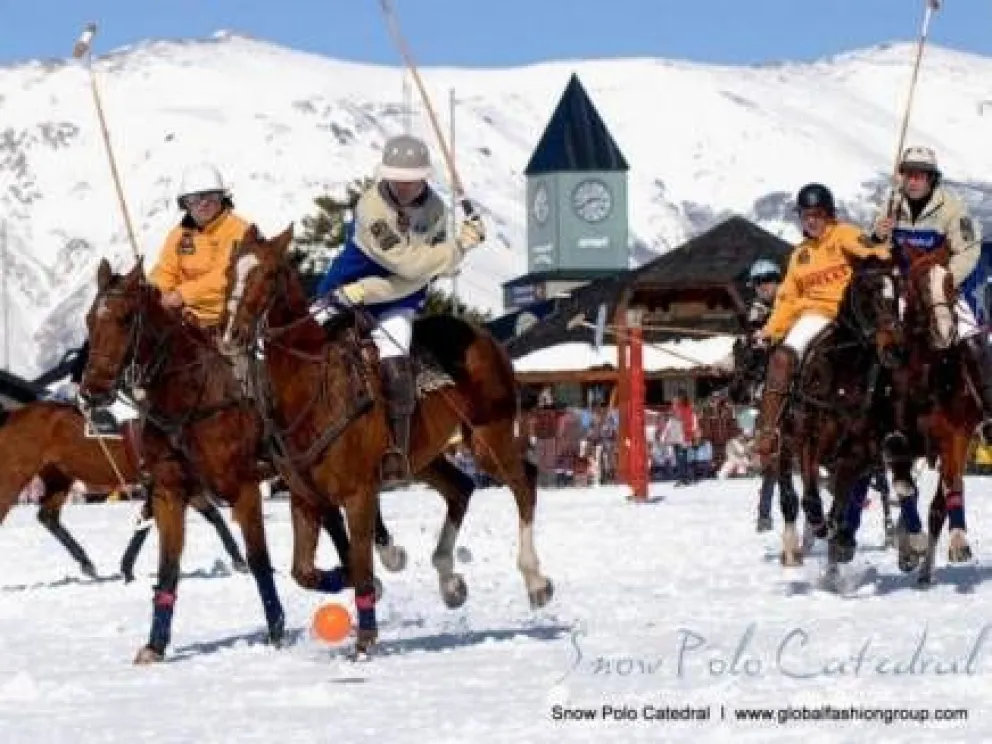 Adelantan al viernes el Snow Polo en Catedral