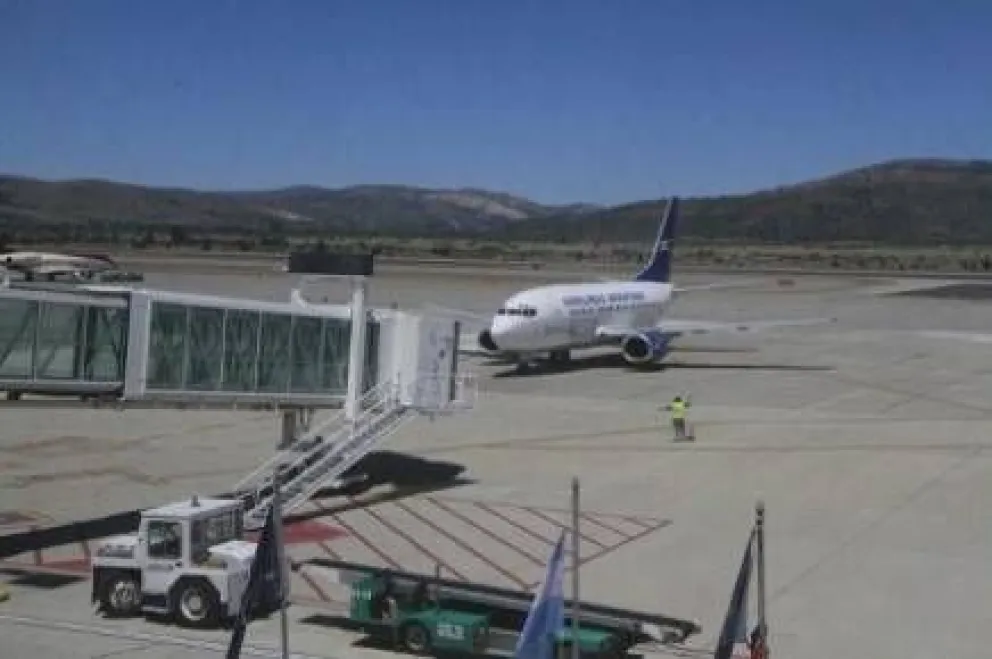 Cancelan vuelos a Bariloche por protesta de pilotos 