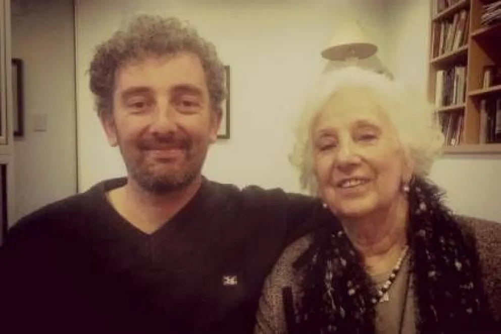 Guido publicó una foto del primer abrazo