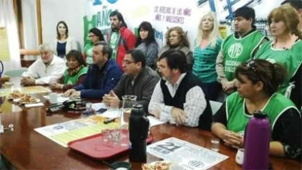 Este lunes habrá paro y movilización de docentes y afiliados de ATE