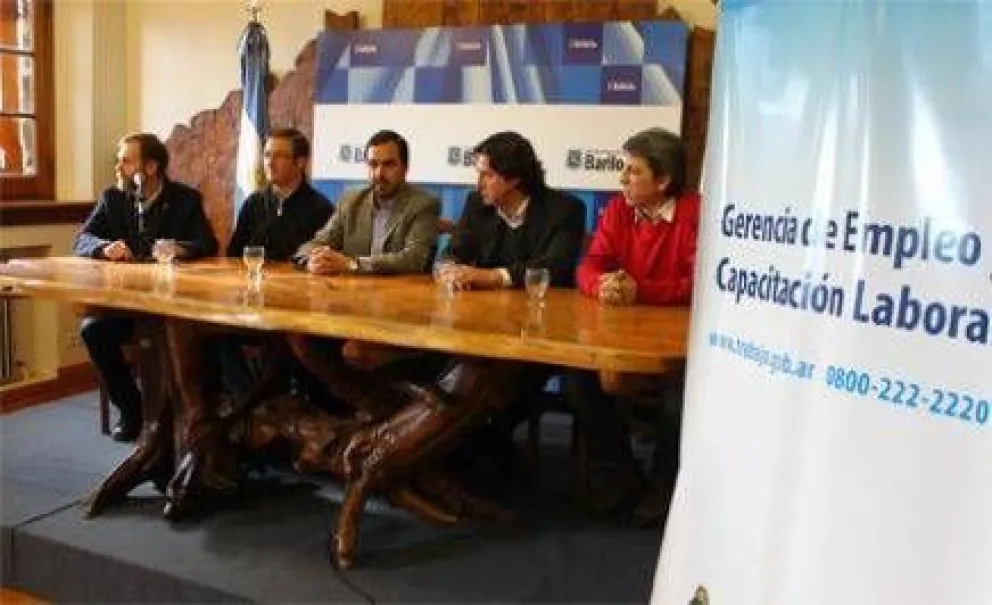 Entregan diplomas a egresados del programa "Trabajo Autogestionado"