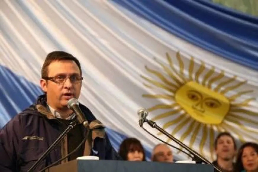 Críticas al empresariado barilochense en acto por el Día de la Independencia 