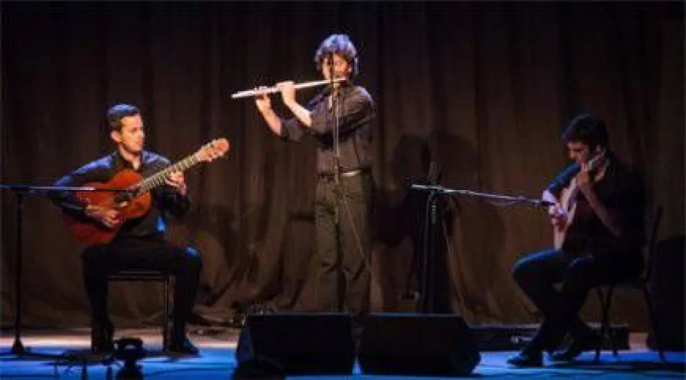 Trío de tangos clásicos, milongas y valses de gira por Araucanía