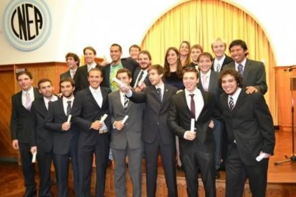 Egresaron 19 nuevos Ingenieros del Instituto Balseiro